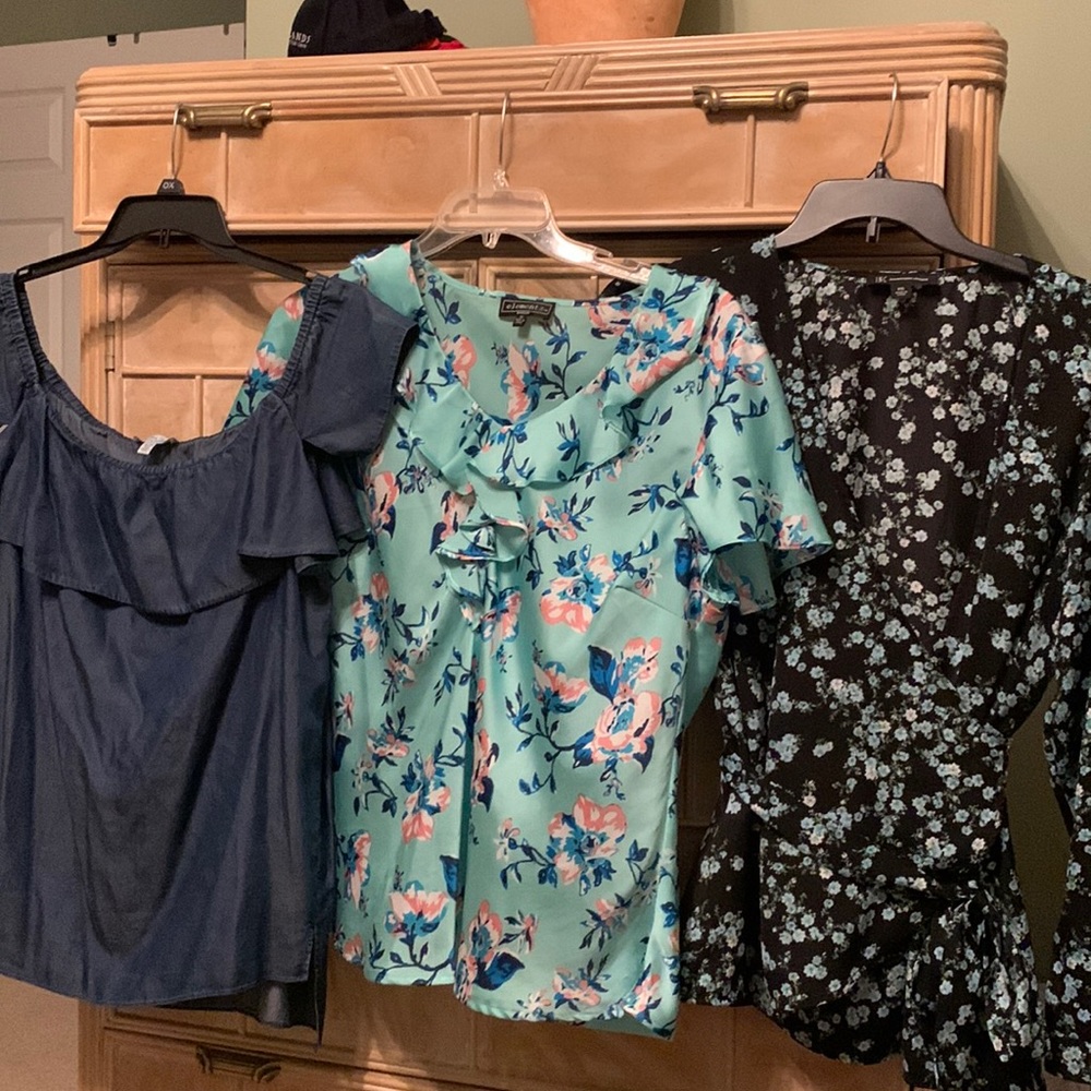 3 beautiful tops, smoke & pet free home